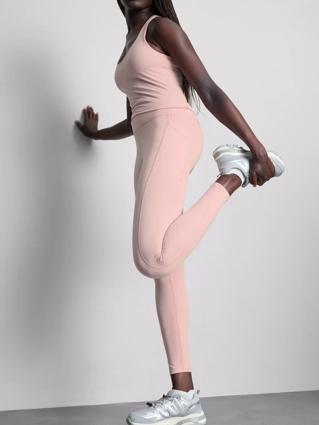 Aktive leggings med høy midje i lønnetrykk