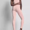 Aktive leggings med høy midje i lønnetrykk
