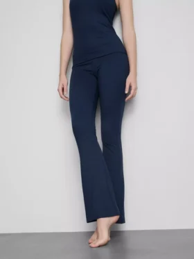 Aktive leggings med høy midje, jevn støtte og utvidet ben