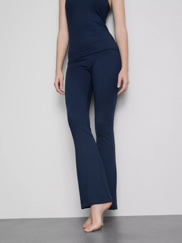 Aktive leggings med høy midje, jevn støtte og utvidet ben