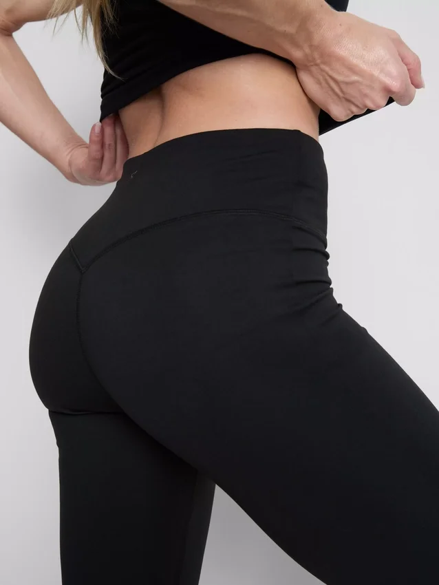 Aktive leggings med høy midje, jevn støtte og utvidet ben