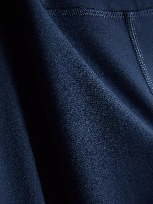 Aktive leggings med høy midje, jevn støtte og utvidet ben