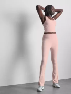 Aktive leggings med høy midje og utvidet ben