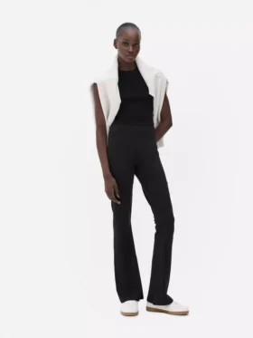 Aktive leggings med høy midje og utvidet ben
