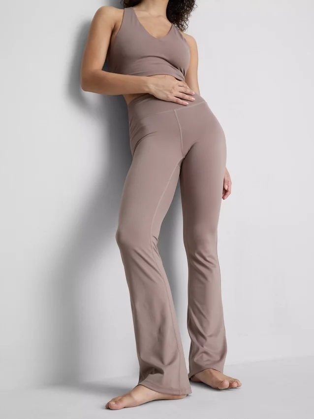 Aktive leggings med høy midje og utvidet ben