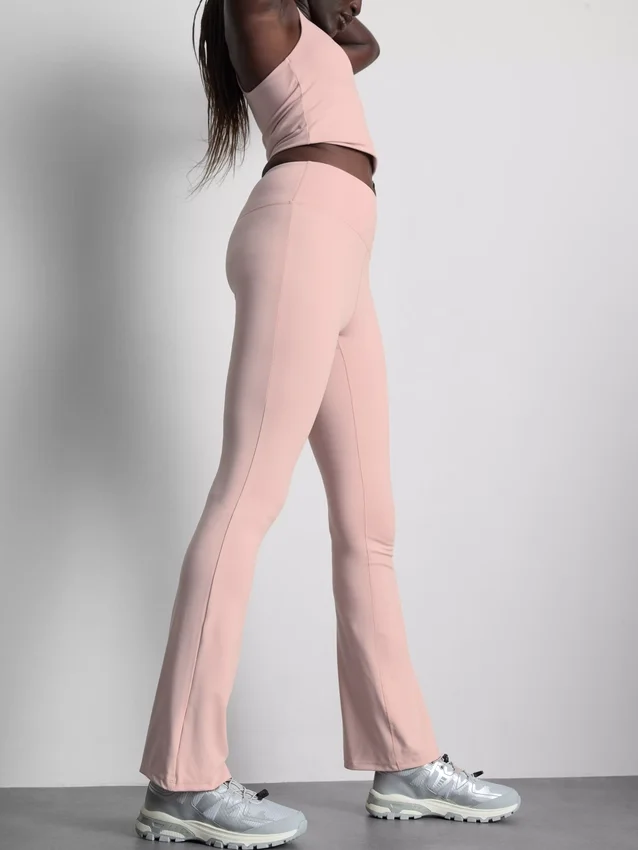 Aktive leggings med høy midje og utvidet ben