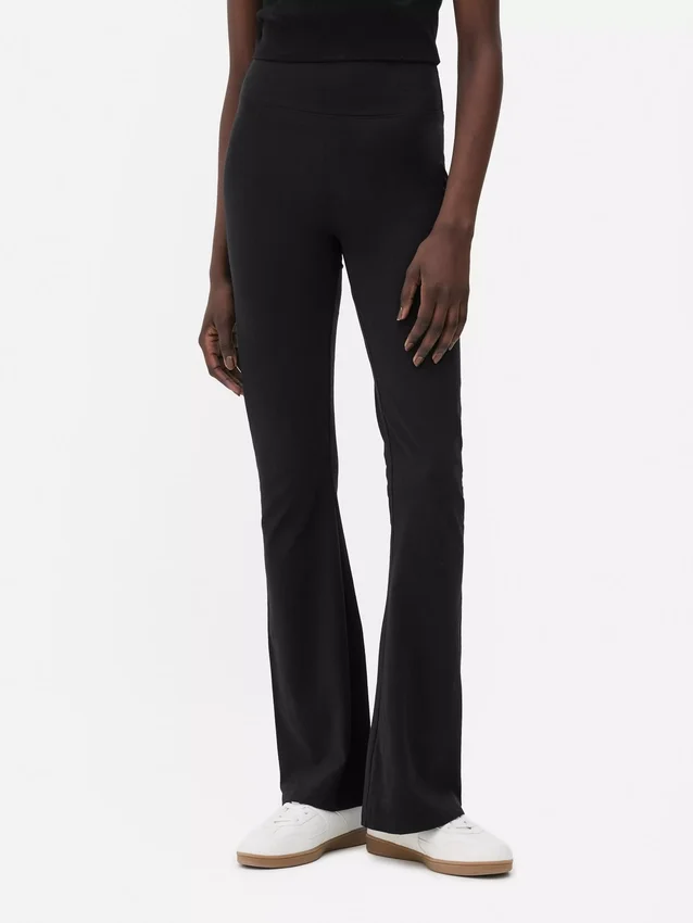 Aktive leggings med høy midje og utvidet ben