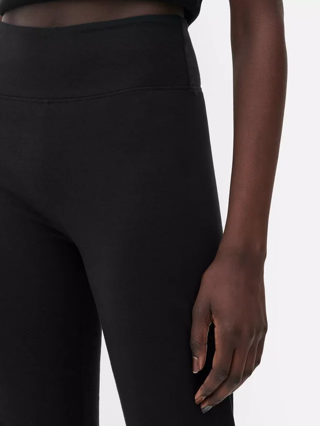 Aktive leggings med høy midje og utvidet ben