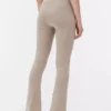 Aktive leggings med høy midje og utvidet ben