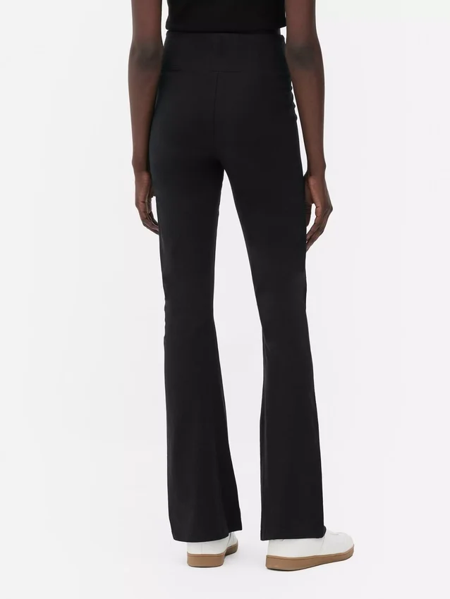 Aktive leggings med høy midje og utvidet ben