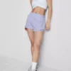 Aktive shorts med mesh-innsats