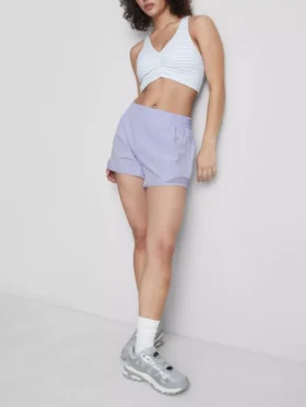 Aktive shorts med mesh-innsats