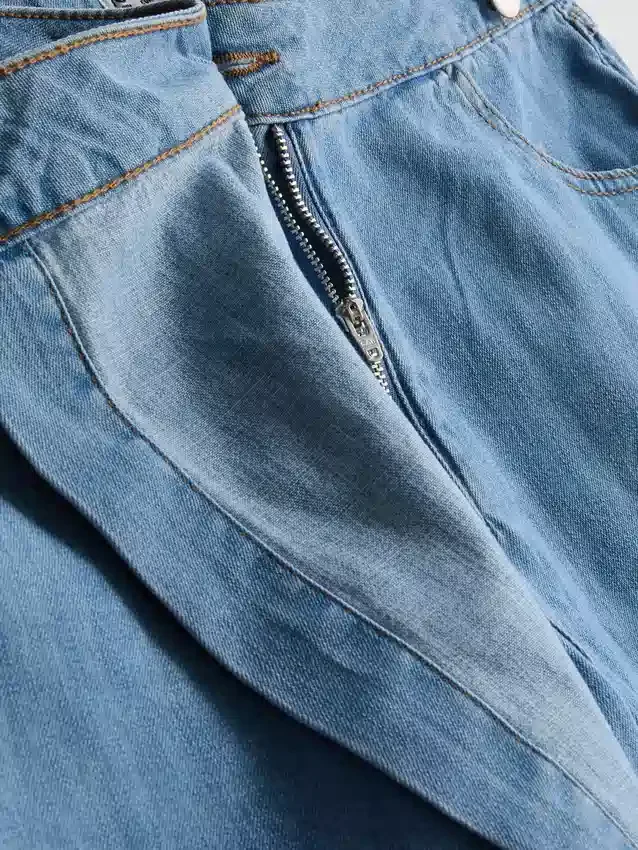 Asymmetrisk skort i bomullsdenim