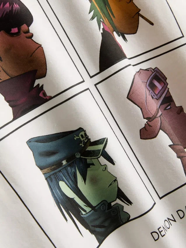 Avslappet Gorillaz-T-skjorte med grafisk musikkmotiv