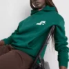 Avslappet hoodie i atletisk stil