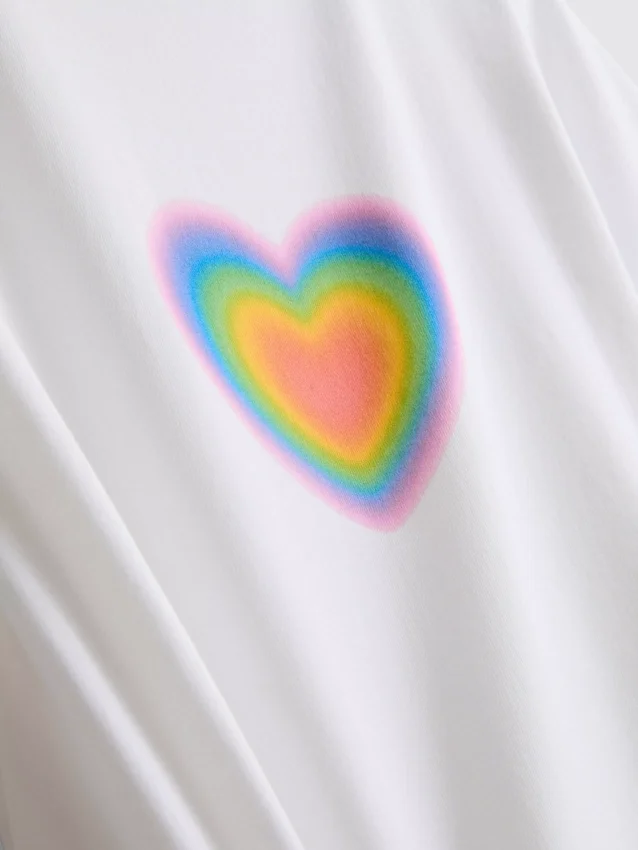 Baby-T-skjorte med «Pride Heart»-motiv i bomullsrik blanding