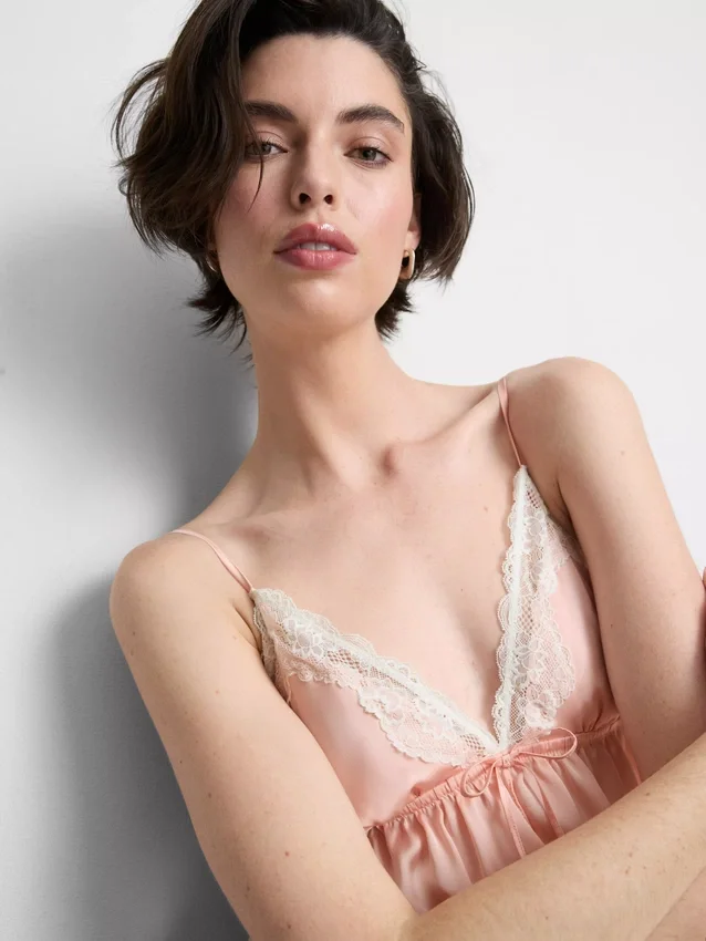 Babydoll-bralette i sateng og blonder til brud