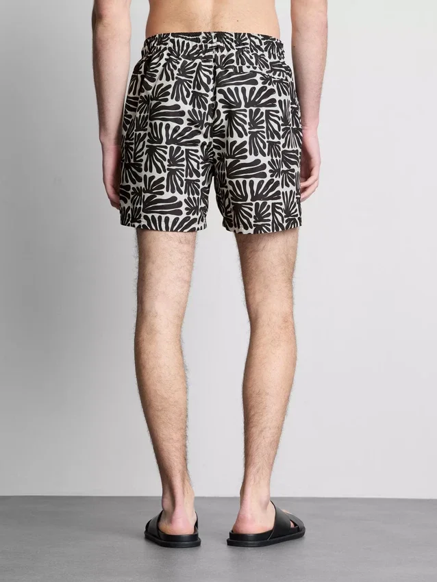 Badeshorts med abstrakt mønster