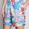 Badeshorts med blomstermønster og graffitiprint