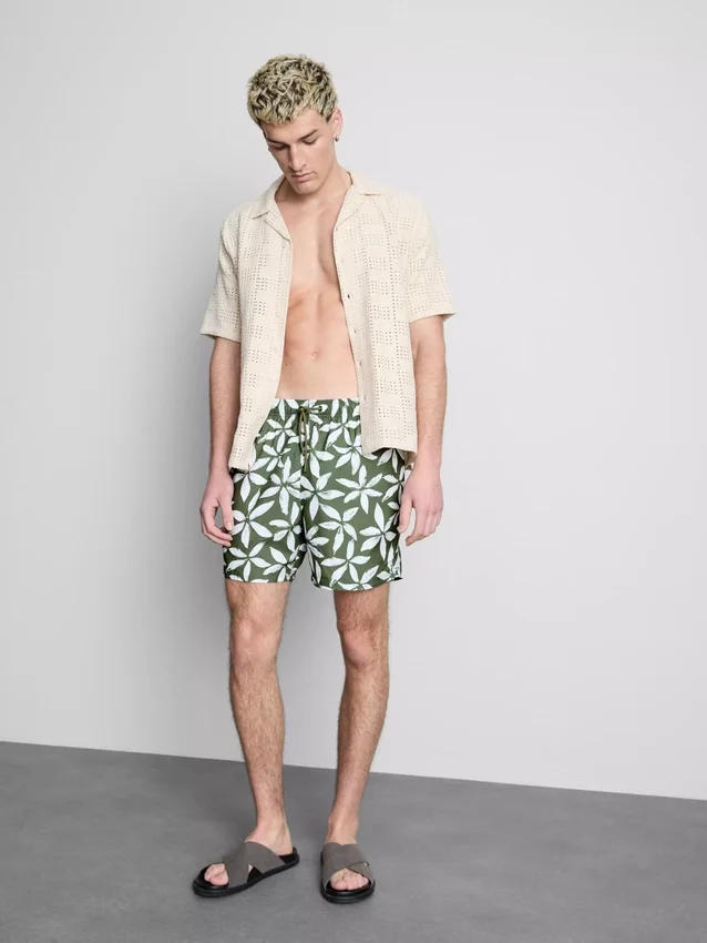Badeshorts med blomstermønster og snøring