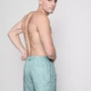 Badeshorts med brodert bladmønster