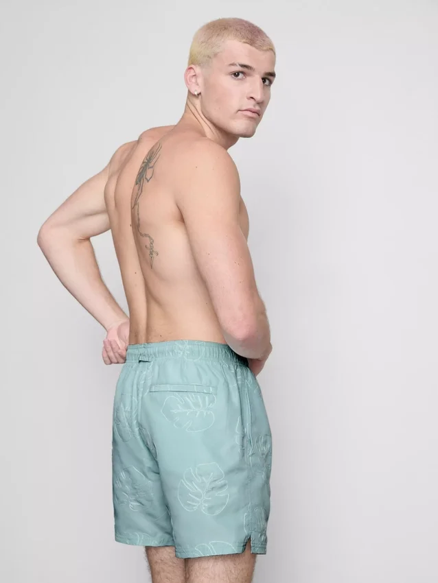 Badeshorts med brodert bladmønster