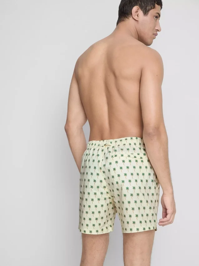 Badeshorts med palmetre-mønster