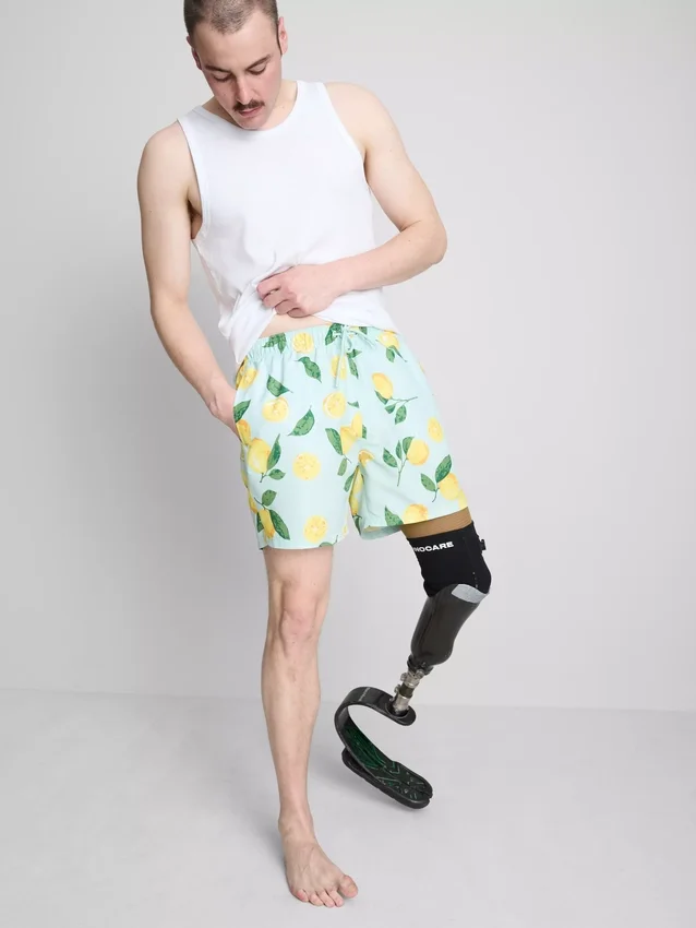 Badeshorts med sitronmønster