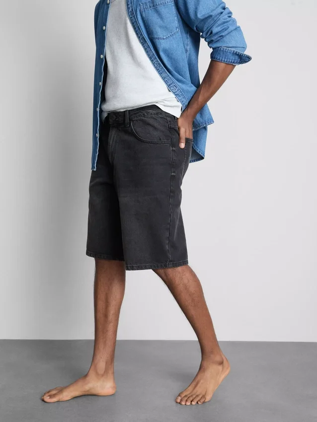 Baggy denimshorts med middels høy midje