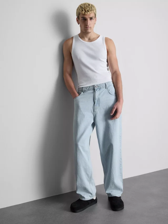 Baggy-jeans med middels høy midje