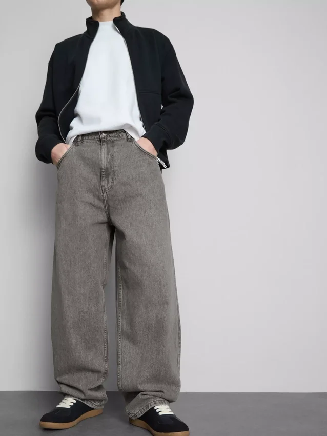 Baggy-jeans med middels høy midje