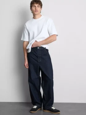 Baggy-jeans med middels høy midje