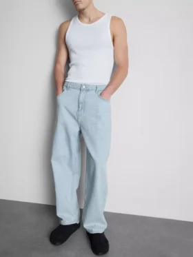 Baggy-jeans med middels høy midje