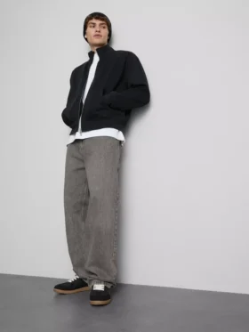 Baggy-jeans med middels høy midje