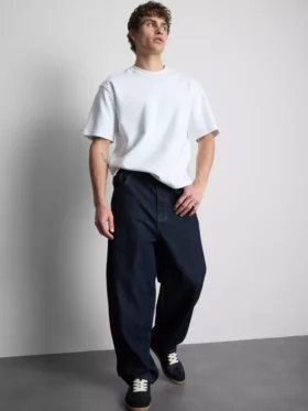 Baggy-jeans med middels høy midje