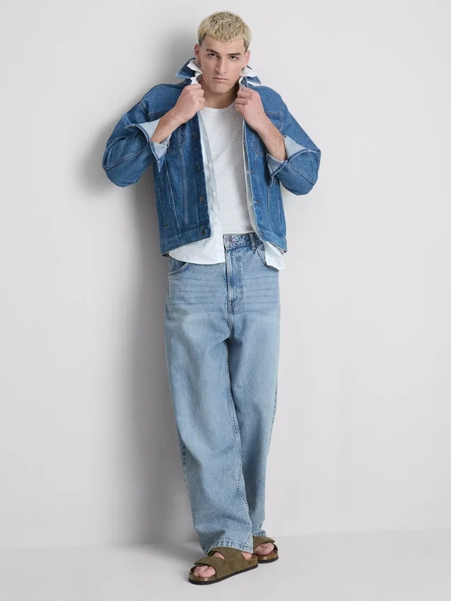 Baggy-jeans med middels høy midje