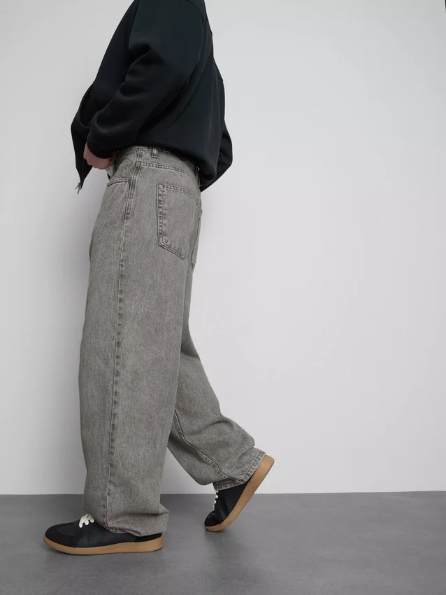 Baggy-jeans med middels høy midje