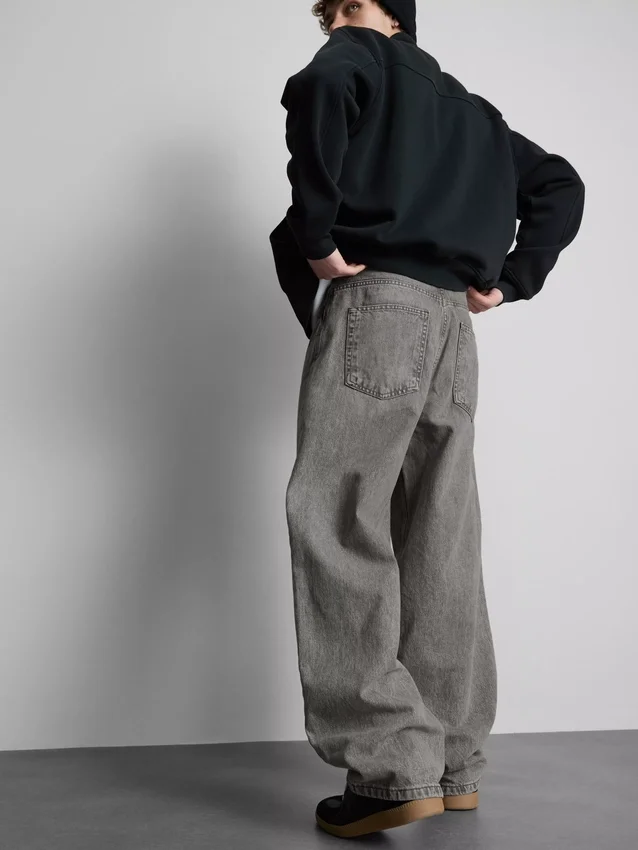 Baggy-jeans med middels høy midje