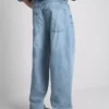 Baggy-jeans med middels høy midje