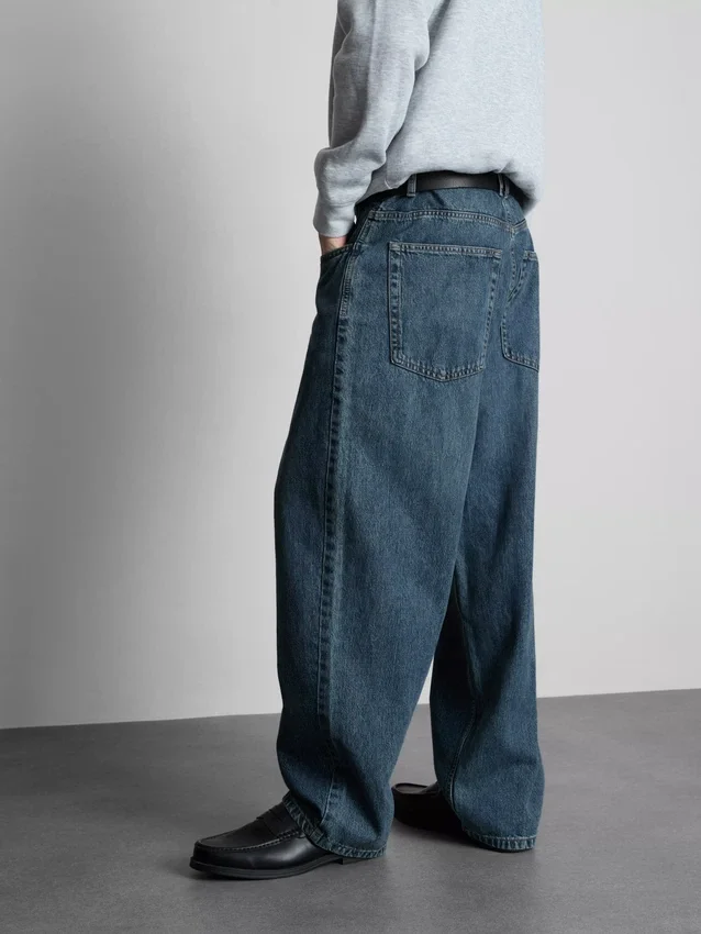 Baggy-jeans med middels høy midje