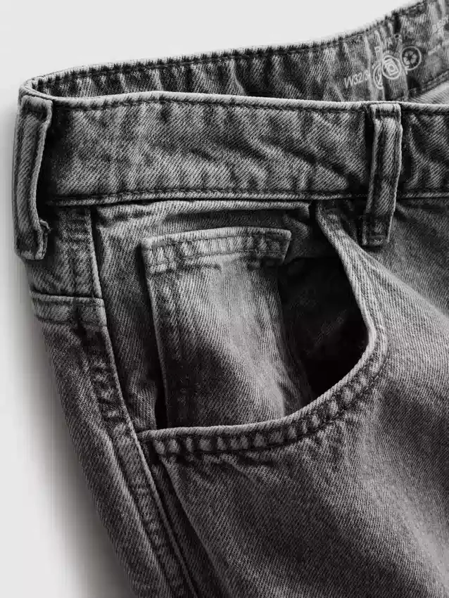 Baggy-jeans med middels høy midje