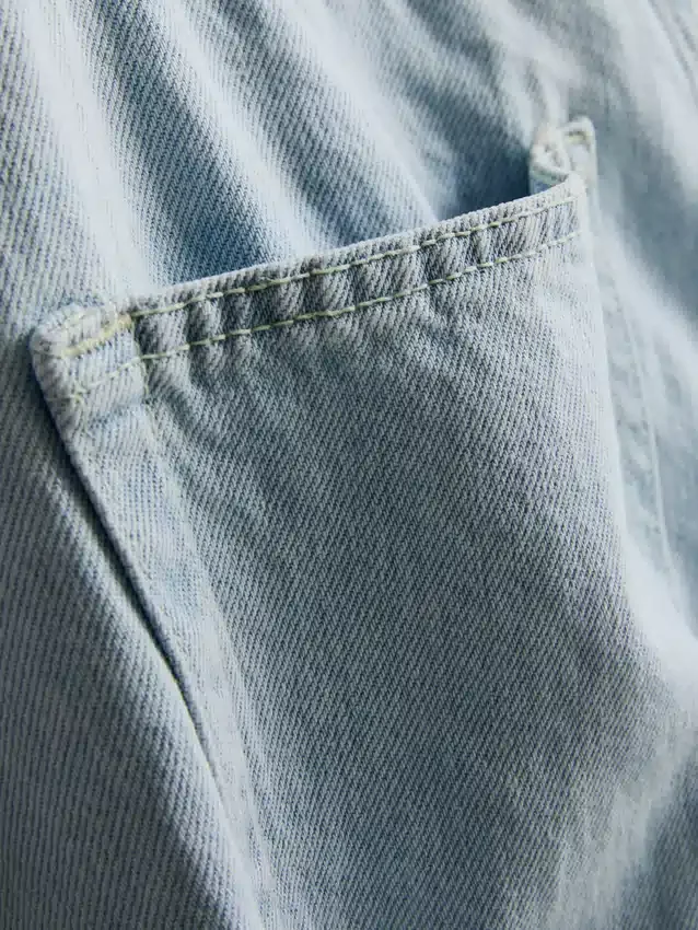 Baggy-jeans med middels høy midje