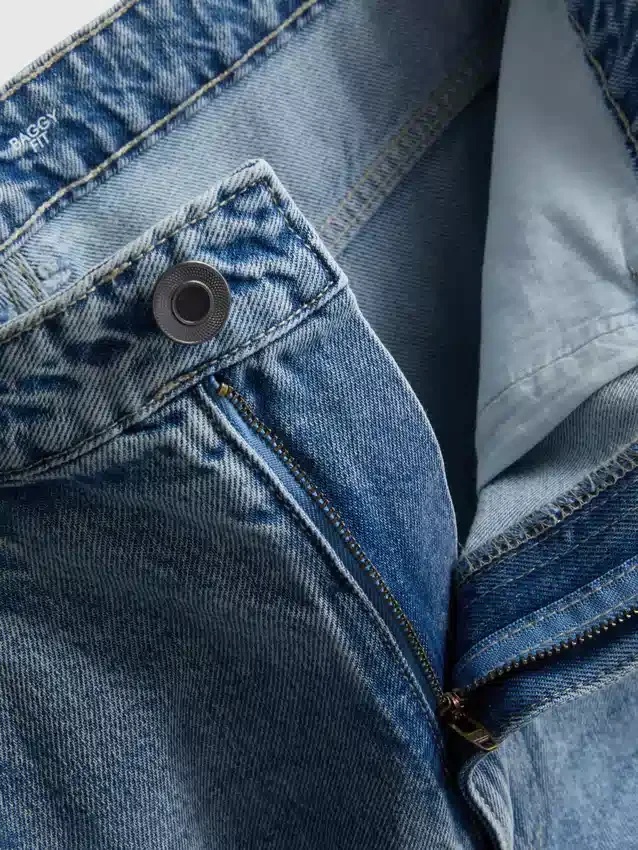 Baggy-jeans med middels høy midje