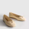 Ballerinasko i imitasjonslær med bred passform og firkantet tå