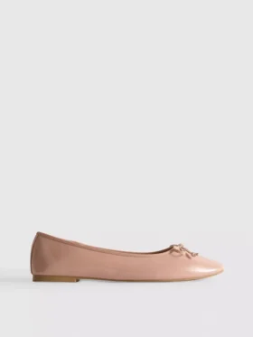 Ballerinasko med sløyfe i imitert skinn
