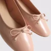 Ballerinasko med sløyfe i imitert skinn