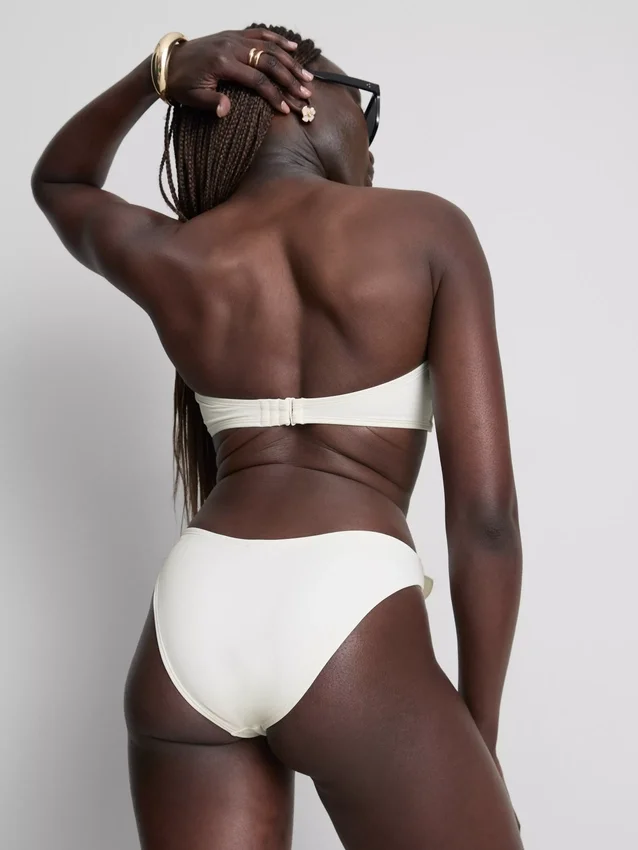 Bandeau-bikinitopp med 3D-blomster