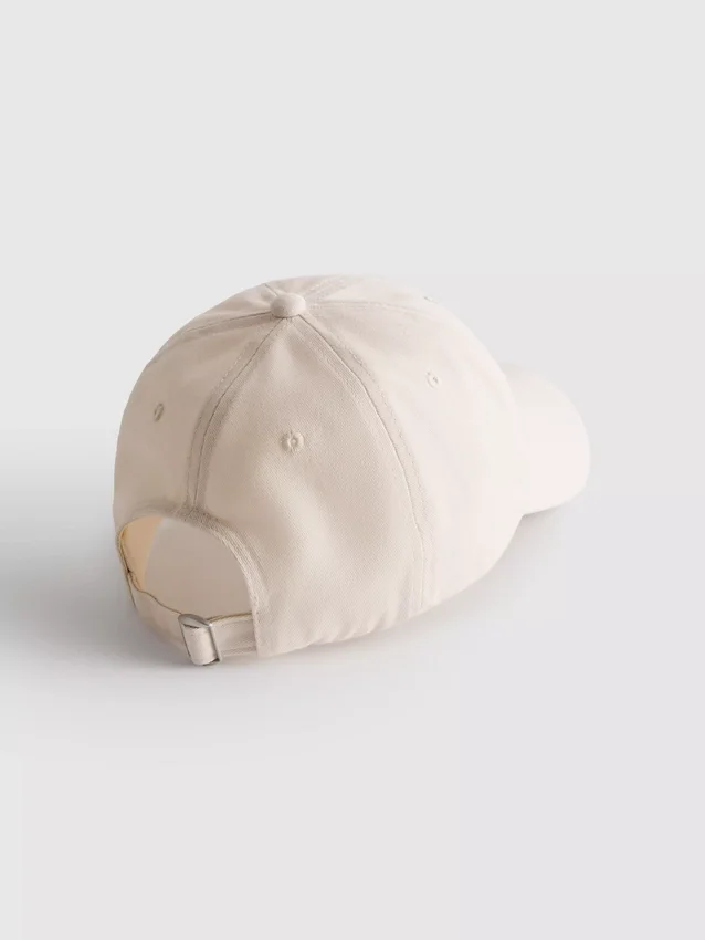 Baseballcap med brodert initial