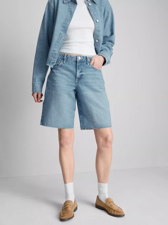 Bermudashorts i denim med ubehandlet kant