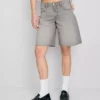 Bermudashorts i denim med ubehandlet kant